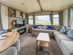 Living area | Vue Du Ciel - Tattershall Lake, Tattershall