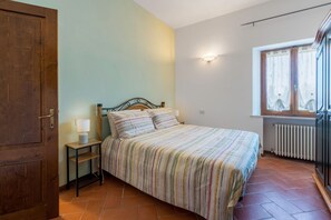 Autumn, Bedroom, Spring, Summer