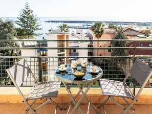 Möbel, Stuhl, Tabelle, Gartenmöbel, Tisch Im Freien, Küche & Esszimmer Tisch, Balkon, Schatten, Kaffetisch, Resort