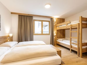 Wood, Wood Stain, Lumber, Hardwood, Bedding, Plank, Bed, Hotel, Bedroom, Bed Sheet