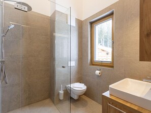 Flooring, Wall, Floor, Wood, Plumbing Fixture, Interior Design, Bathroom, Ceiling, Tap, Plumbing