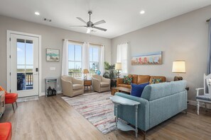 Spacious living room