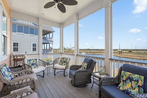 A lot of comfortable lounging chairs to accommodate large groups