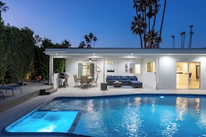 Inset Spa next to the amazing poolside deck