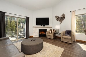 SWP Vasquez Creek #5 living room