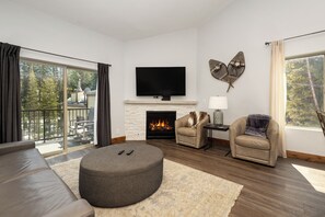 SWP Vasquez Creek #5 living room