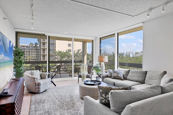 Beachplace 6 205 by FVC