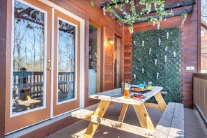 Smoky Summit Stays' relaxing deck