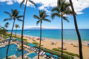 Pool and Ka'anapali Beach