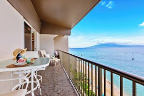 Balcony facing the ocean