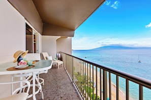 Balcony facing the ocean