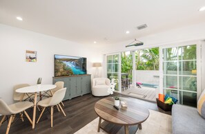 Living Room / Dining Area 