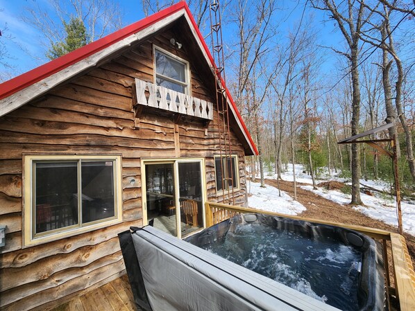 Hot tub