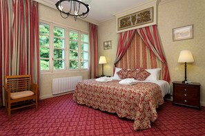 You will love to stay in our elegant suite in an authentic Chateau!