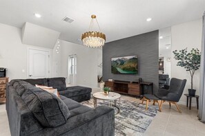 5489 Misty Oak Circle (3).jpg