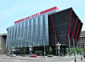 International Spy Museum