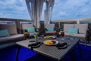 Join us at the bar for an evening of drinks!