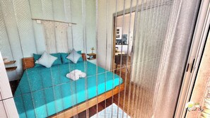All windows are equipped with mosquito nets.
