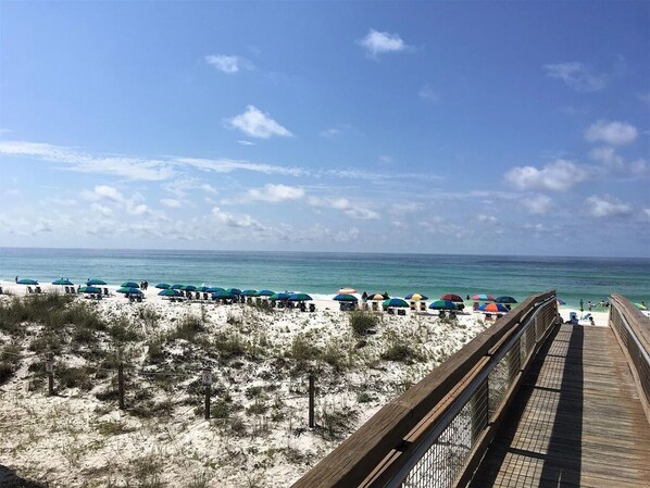 ☀️ Private Beach Access 🏖️ Your Sunshine Escape Awaits! 