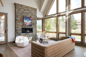 Living Area with Vaulted Ceilings and Gas Fireplace