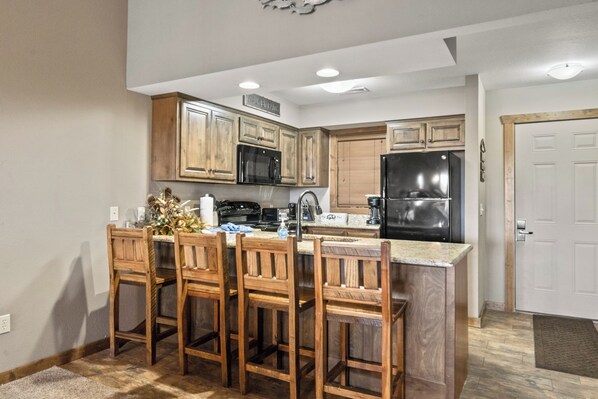 One Bedroom Unit Counter Seating