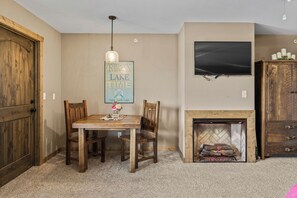 King Suite - Fireplace and Dining Table