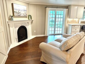 Living & Fireplace