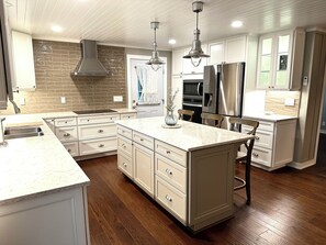 Kitchen & Main Entrance