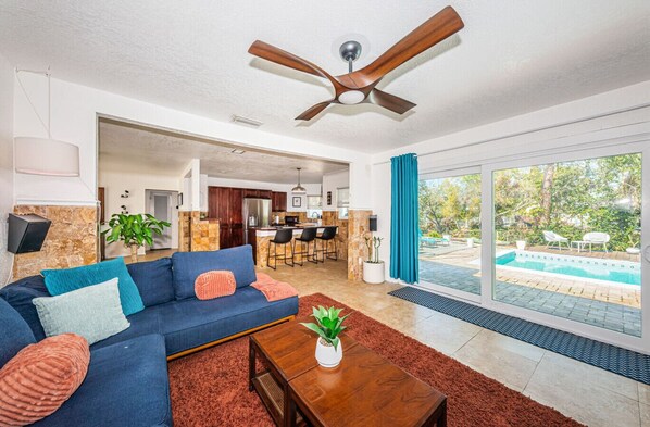 Beautiful spacious living area