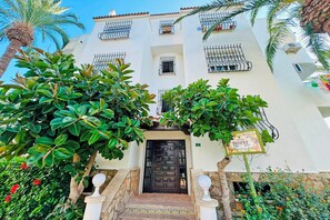 Facade / entrance