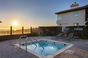 Enjoy the hot tub with ocean views!