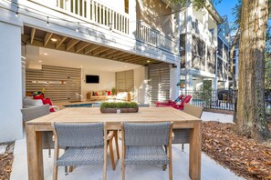  Relax and dine al fresco with plenty of comfortable seating and a spacious dining area, perfect for enjoying meals and sunsets in the great outdoors.