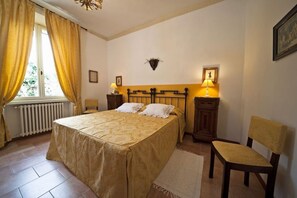 Lit, Meubles, Design Intérieur, Chambre, Mur, Literie, Drap De Lit, Sol, Bois, Sol