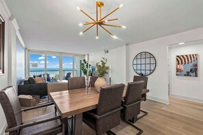 Oceanviews - Dining Area!