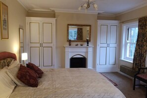 Gold Room king-size bed