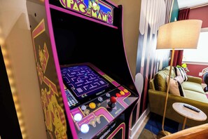 Relive the arcade days with Ms. Pac-Man, right in your living room! A perfect mix of retro fun for kids and adults alike. Who’s getting the high score? 👾🔥