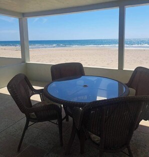 BEACHFRONT PATIO