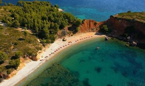 Gkremisma beach 2km