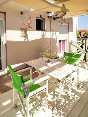 Exterior seating area