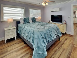 Bedroom- Queen Bed + Smart TV