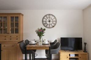 Bumblebee Barn, Perranporth: Beautifully furnished for a comfortable stay