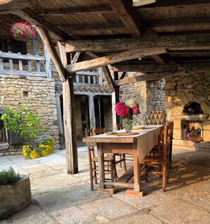 Outdoor dining