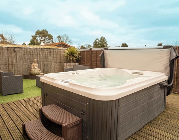 Bain à remous extérieur
