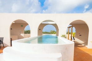 Tierra roof pool