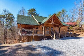 Red Cedar Lodge's exterior