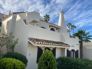 Los Altos 54 front view