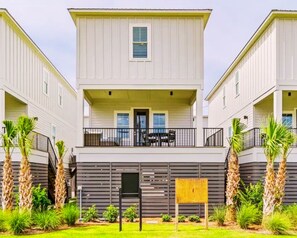 "Almost" Beachfront - Best Cottage in Lost Dunes + Dog Friendly!