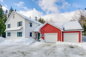 House Exterior | Back Deck