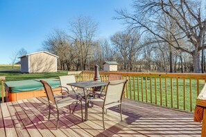 Deck | Grill