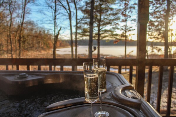 Outdoor spa tub